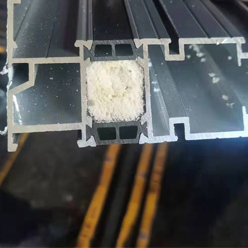鋁合金門窗填充發泡